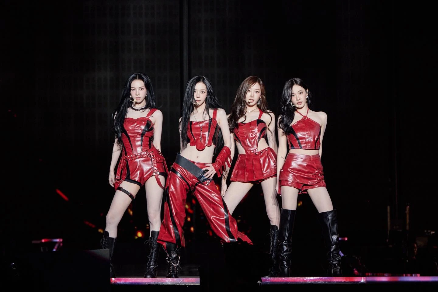 Nhóm nữ nhà SM vẫn đang dẫn đầu top girlgroup gen 4 khi nhiều đối thủ gặp vấn đề – điển hình như NewJeans