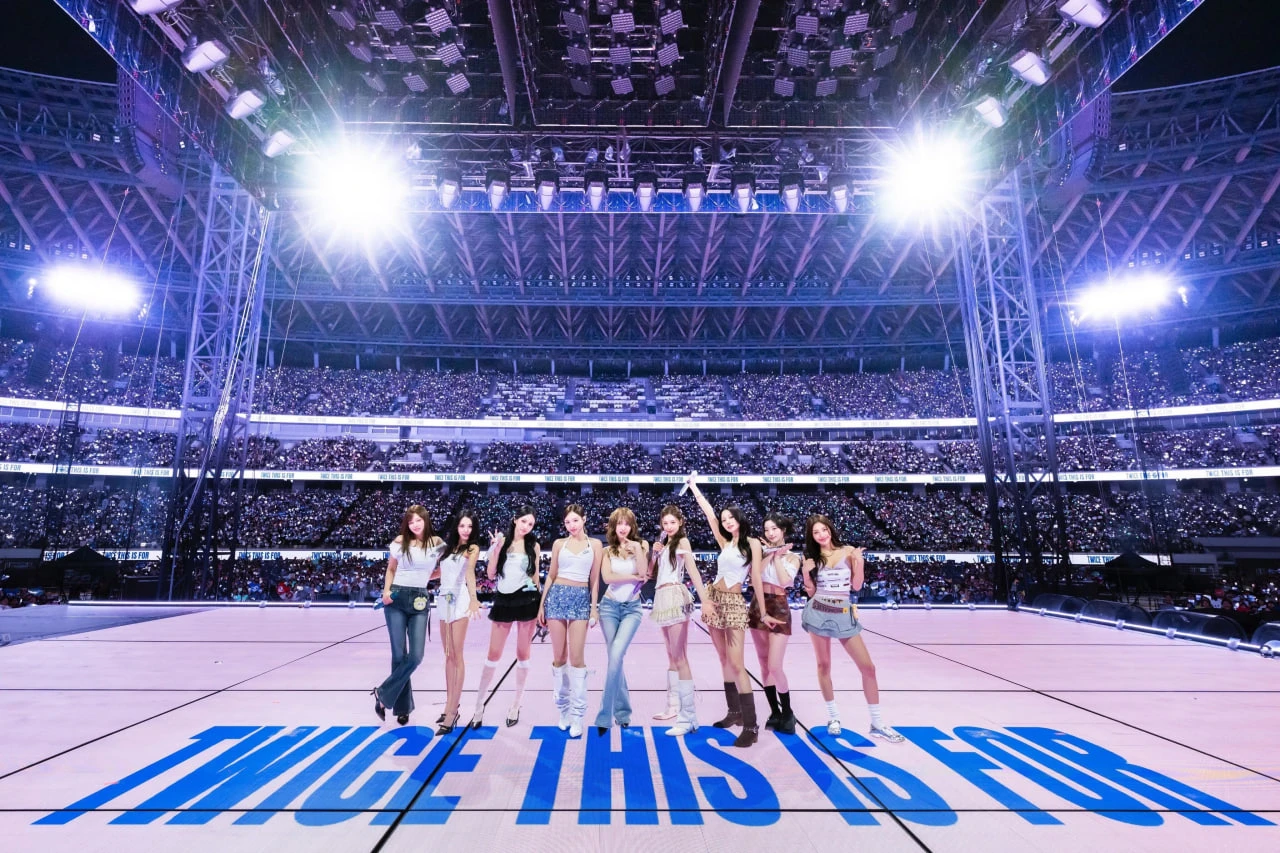 Lượng khán giả tham dự concert của TWICE đạt mức cao nhất lịch sử nhóm nhạc nữ Kpop