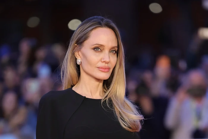 Angelina Jolie vừa giành được chiến thắng quan trọng, bảo vệ thành công các tài liệu bảo mật trước yêu cầu của Brad Pitt.
