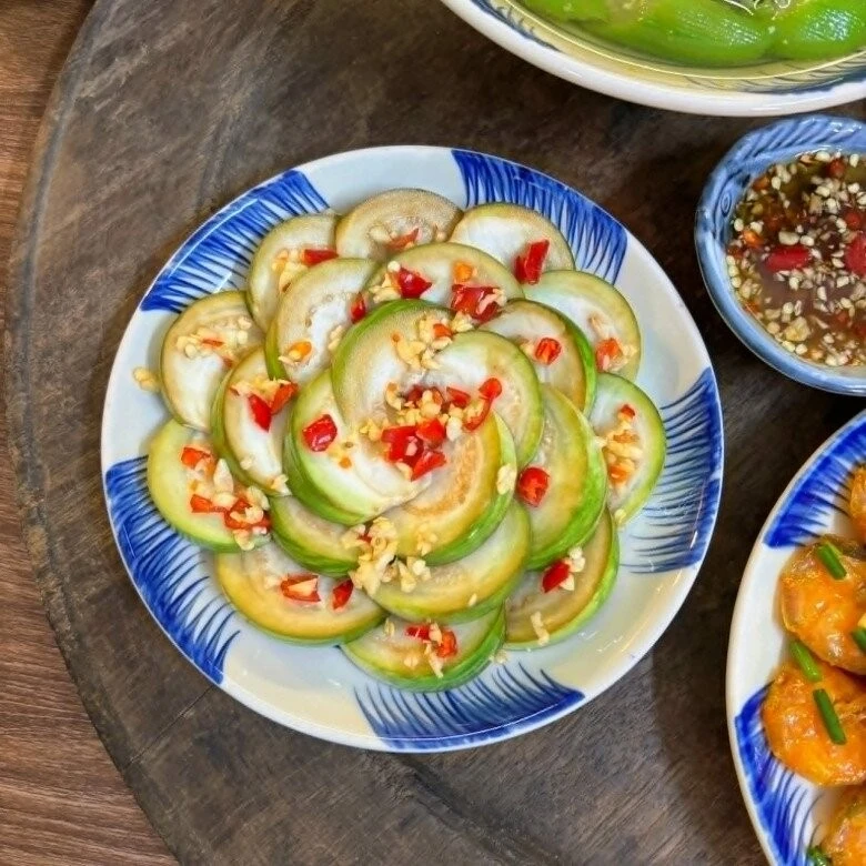 Món cà bát muối xổi giòn ngon, chống ngán cho bữa cơm hè