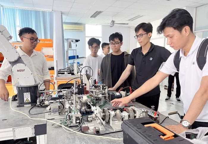 Chính sách học bổng theo Nghị định 179/2026/NĐ-CP áp dụng cho đối tượng tuyển sinh từ năm 2025, bắt đầu cấp từ 01/9/2026.