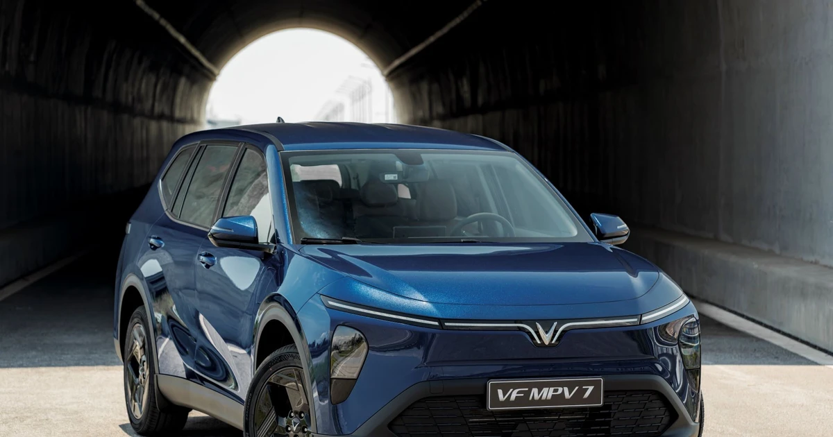 Chủ xe VinFast VF MPV 7: ‘Đi đủ 7 người vẫn thoải mái, nuôi xe nhẹ hơn tưởng tượng’