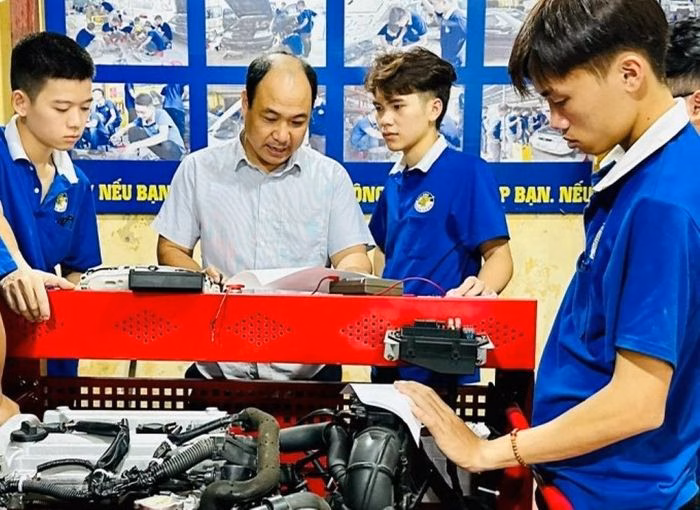 GDNN cần chủ động cấu trúc lại chương trình đào tạo, rà soát cơ cấu ngành nghề, tăng cường sự tham gia sâu của doanh nghiệp trong quá trình đào tạo.