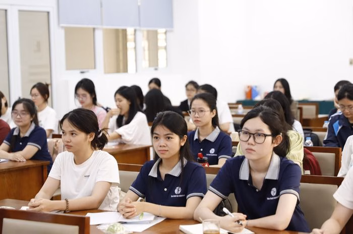 Bộ GD&ĐT hướng tới việc gắn kết chặt chẽ giữa đào tạo sau đại học và nghiên cứu khoa học chuyên sâu.