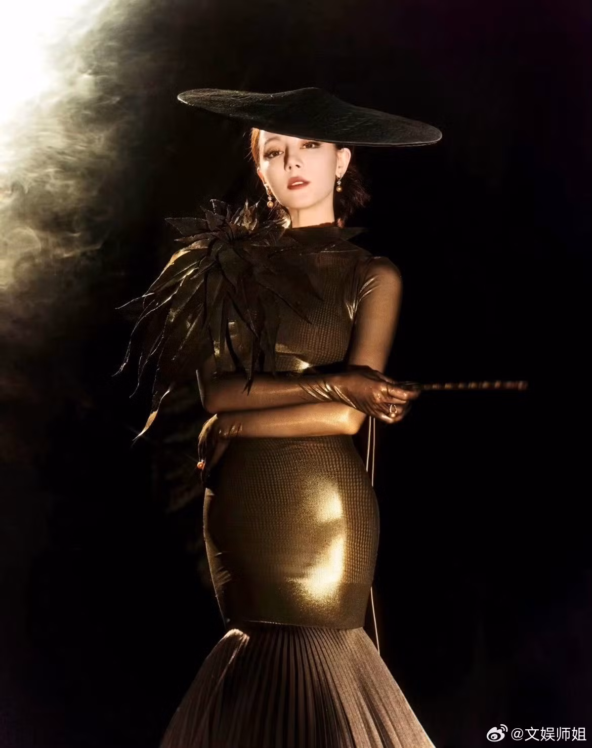 Địch Lệ Nhiệt Ba trong trang phục couture đẳng cấp