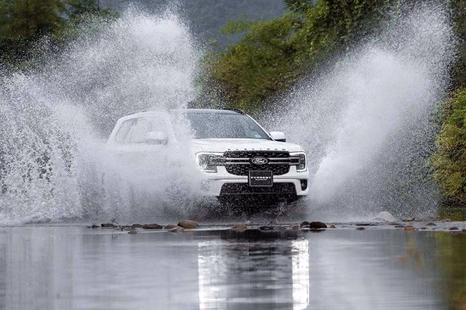 Ford Everest Platinum+ trang bị động cơ 2.3L EcoBoost, mang đến lựa chọn máy xăng hiếm hoi và mạnh mẽ trong phân khúc SUV khung gầm rời. Ảnh: Ford Việt Nam