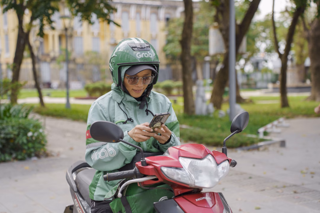 Danh mục dịch vụ đa dạng và giao diện dễ sử dụng là lợi thế cạnh tranh cốt lõi của Grab.