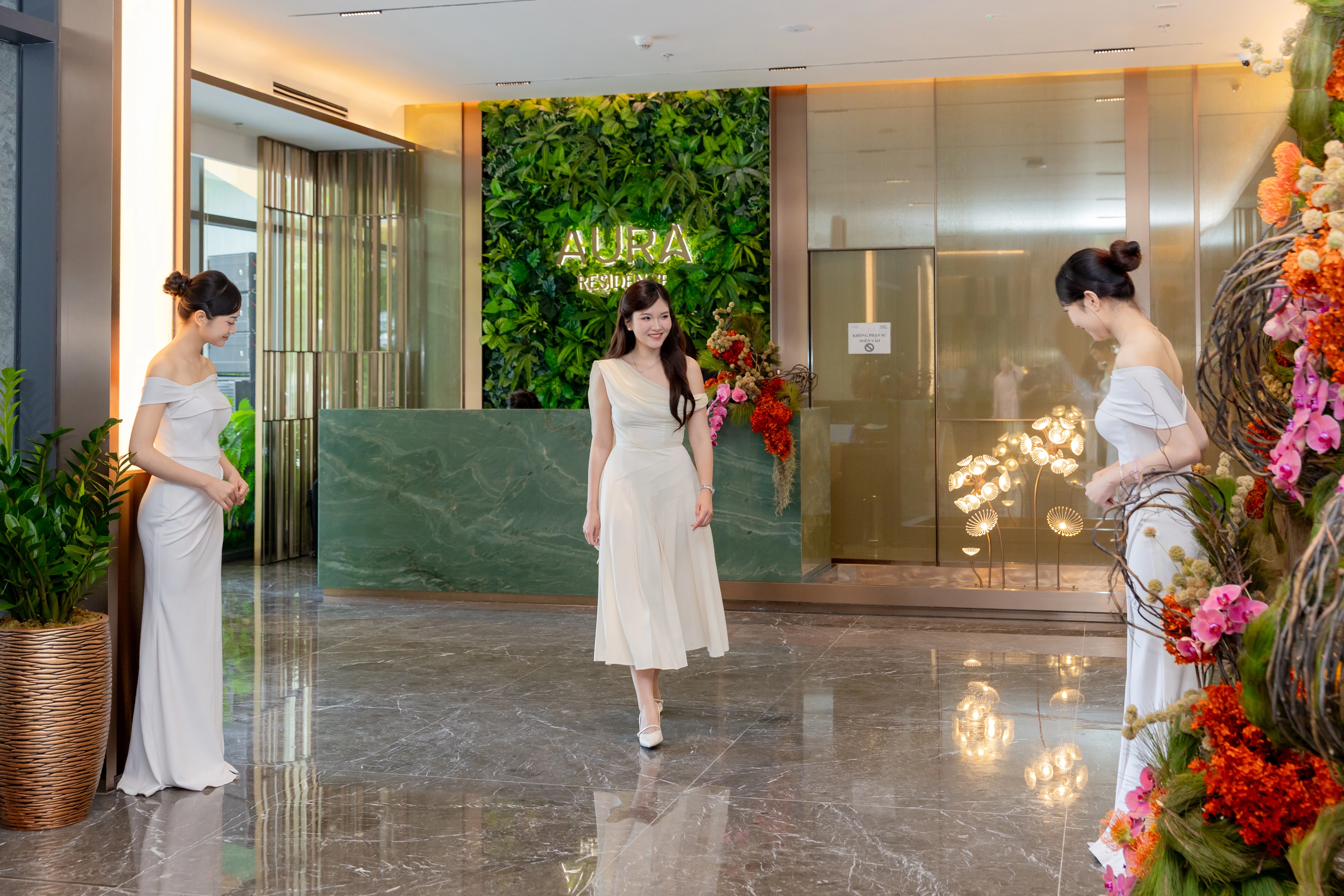 Chiến lược định chuẩn hàng hiệu tập trung vào sự nhất quán từ thiết kế đến vận hành.