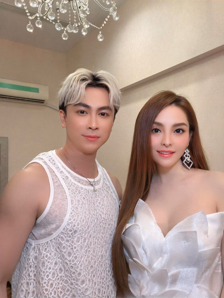 Hồ Việt Trung từng trải qua đổ vỡ hôn nhân trước khi đến với Saka Trương Tuyền.