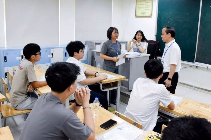 Học sinh Hà Nội bước vào kỳ thi tuyển sinh lớp 10