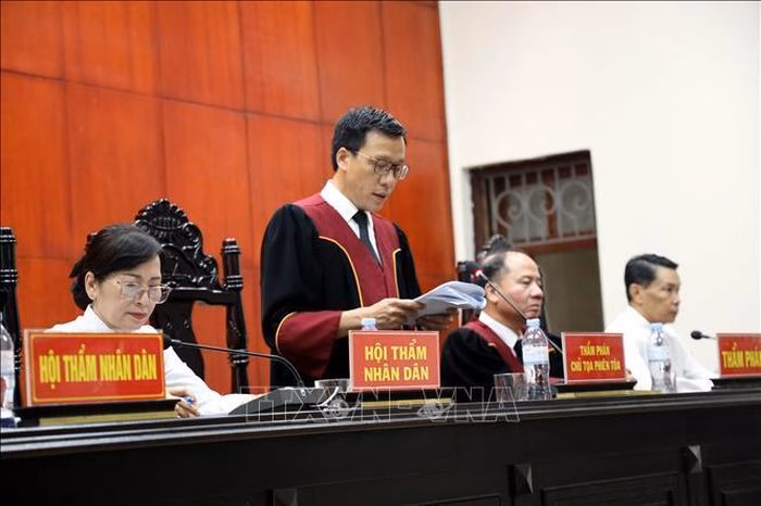 Hội đồng xét xử Tòa án Nhân dân tỉnh Quảng Ninh tuyên án.