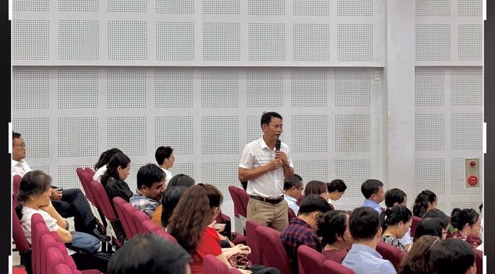 Khách mời tham dự trao đổi, tương tác với các chuyên gia, nhà nghiên cứu.