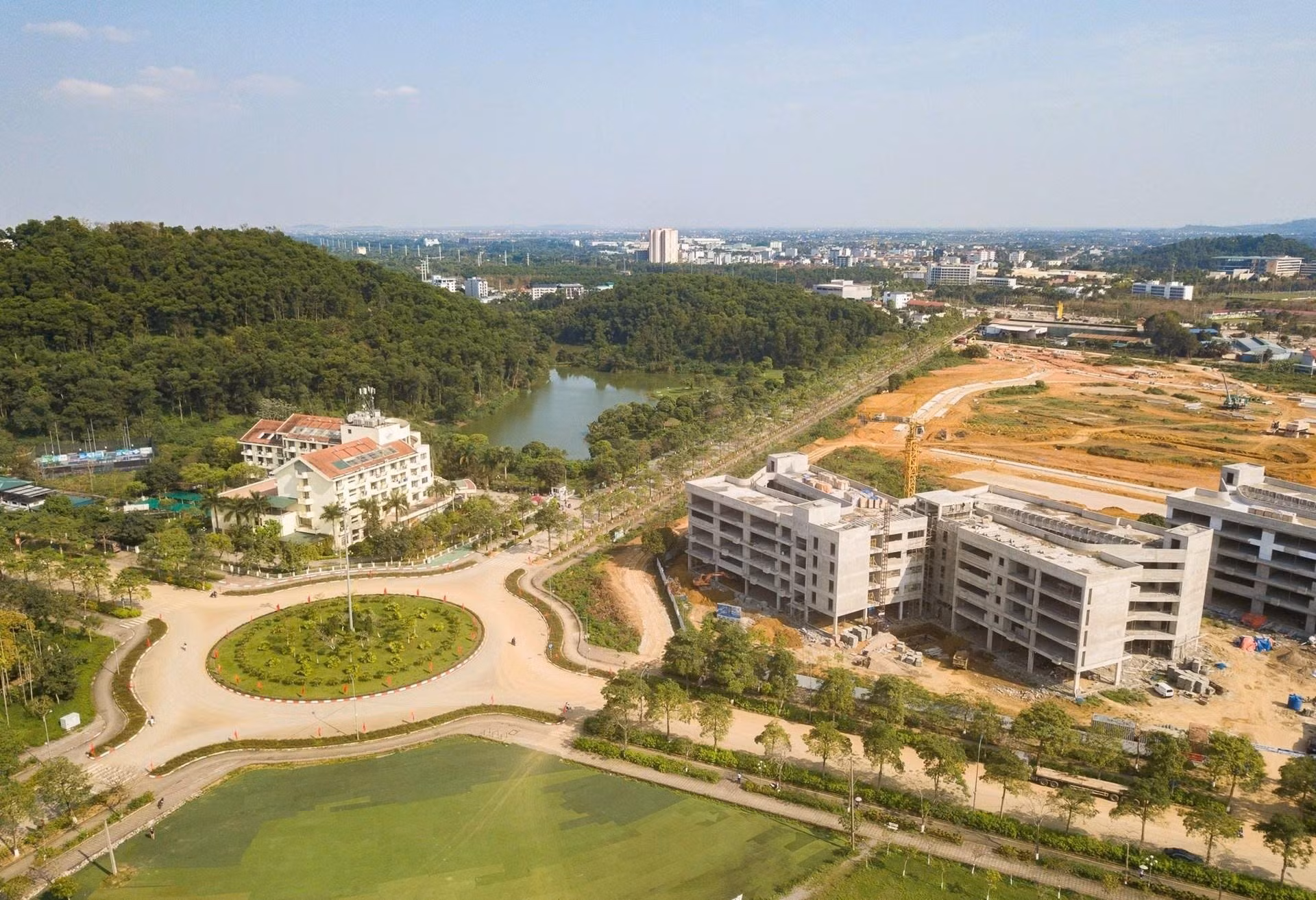 Khu nghiên cứu liên ngành của ĐHQG Hà Nội ở Hòa Lạc dự kiến đưa vào hoạt động trong năm 2026, đánh dấu bước đi đầu tiên trong lộ trình hiện đại hóa giáo dục Thủ đô.