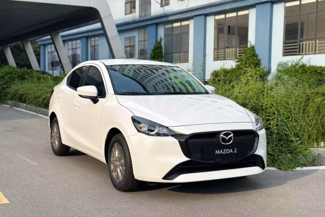 Mazda2 thu hút khách hàng trẻ nhờ thiết kế thời thượng và xuất xứ nhập khẩu