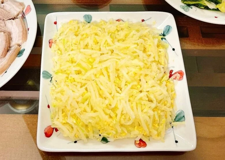Món củ cải xào trứng dân dã cho bữa cơm gia đình