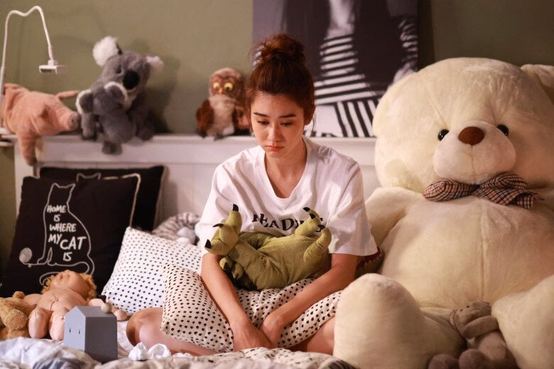 Cảm giác bị phản bội về mặt cảm xúc ngay đêm tân hôn là một vết thương khó chữa lành. (Ảnh minh họa)