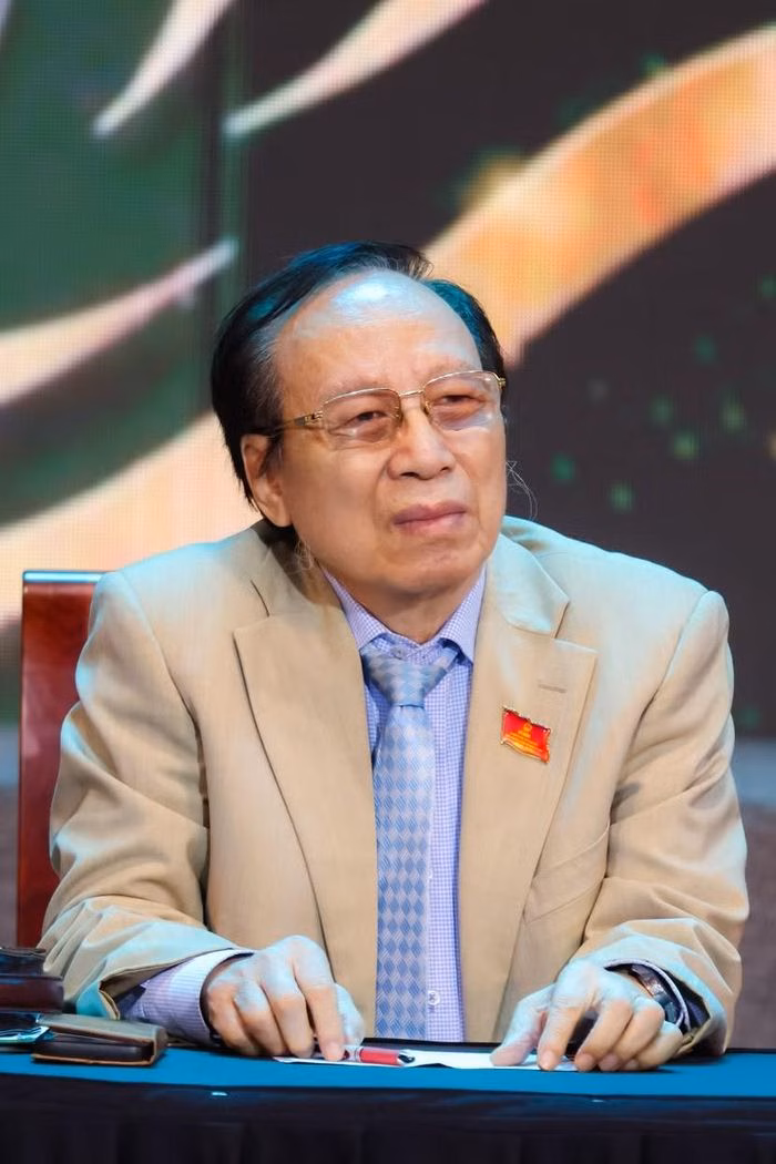 NSND Lê Tiến Thọ nhấn mạnh sự song hành giữa văn hóa và sắc đẹp để tạo nên giá trị bền vững.