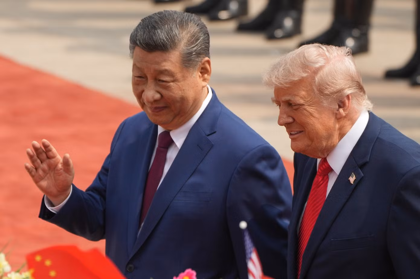 Ông Trump và ông Tập trò chuyện thân mật tại lễ đón
