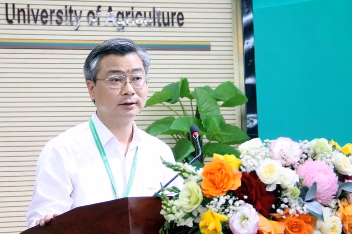 PGS. TS Nguyễn Công Tiệp nhấn mạnh tầm quan trọng của việc đưa sinh viên ra thực tế sản xuất.