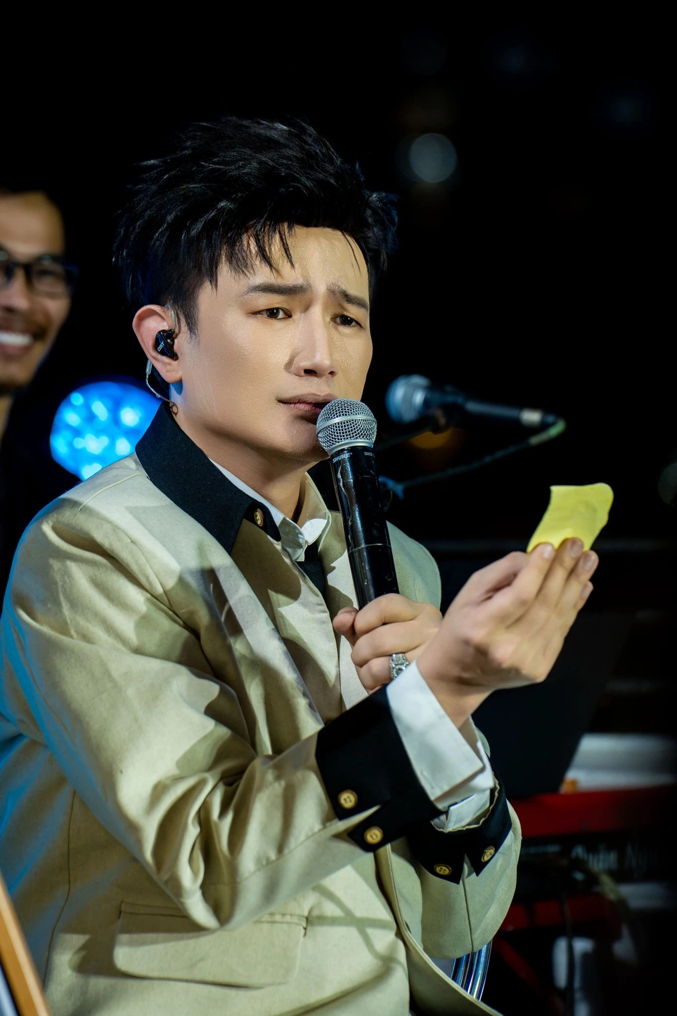 Câu nói "Đủ nắng hoa sẽ nở, đủ rồi Dược Sĩ Tiến" trở thành lời than thở hài hước nhưng đầy ngán ngẩm của cộng đồng mạng