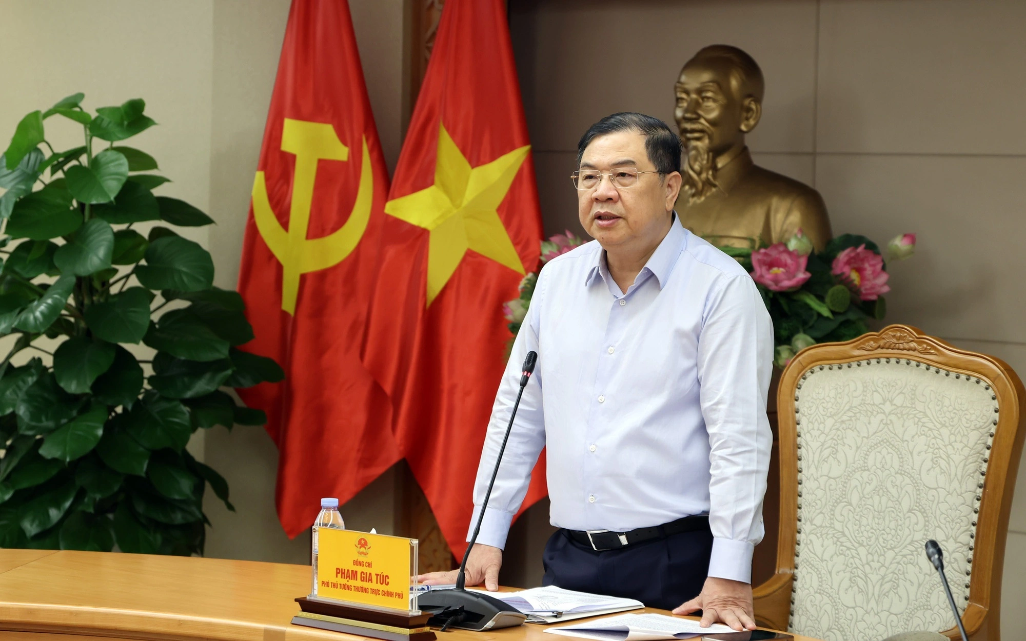 Phó Thủ tướng Thường trực Chính phủ Phạm Gia Túc chủ trì cuộc họp chỉ đạo xử lý dứt điểm dự án mỏ sắt Thạch Khê (Ảnh: VGP).