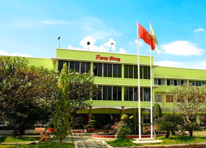 Rạng Đông Holding bị UBCKNN xử phạt 92,5 triệu đồng do không tuân thủ nghiêm ngặt quy định về thời hạn công bố thông tin.