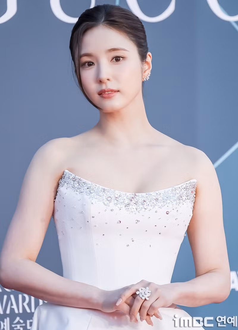Shin Se Kyung bị khán giả chê diễn xuất đơ cứng