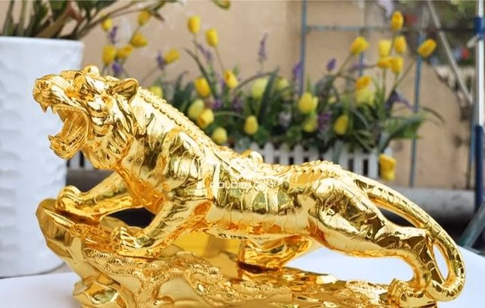 Tượng hổ có khả năng hóa sát mạnh mẽ, bảo vệ gia chủ khỏi những năng lượng tiêu cực xung quanh.