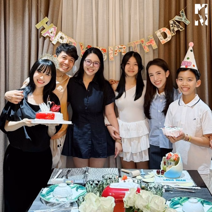 Thanh Hằng và Lương Thế Thành vui vẻ tại hậu trường phim Madame Thanh Sắc
