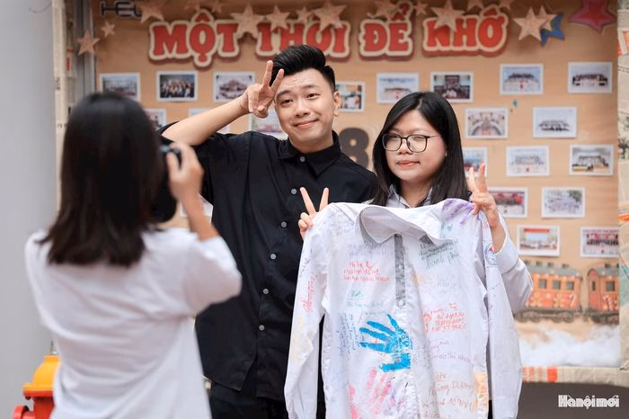 Một thời để nhớ, một thời để thương dưới mái trường THPT Đoàn Kết - Hai Bà Trưng. Ảnh: NTCC