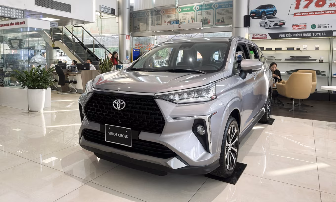 Mẫu Veloz tại một đại lý Toyota ở TP HCM. Ảnh: Phạm Trung