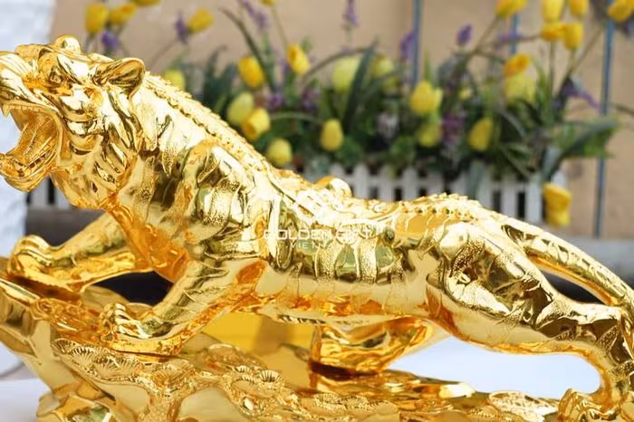 Tượng Hổ Phong Thủy Để Bàn Làm Việc: Ý Nghĩa Và Cách Bài Trí Chuẩn