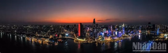 Phát triển du lịch đêm và kinh tế đô thị là hướng đi tiềm năng để tăng chi tiêu của du khách. (Ảnh: Bài gốc)