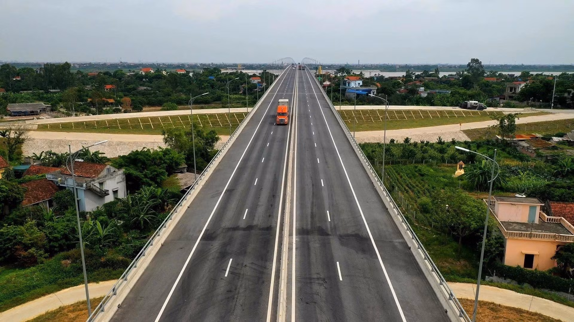 Cầu Hưng Hà góp phần tăng cường kết nối từ khu vực Diên Hà sang Phố Hiến và phía Tây tỉnh.