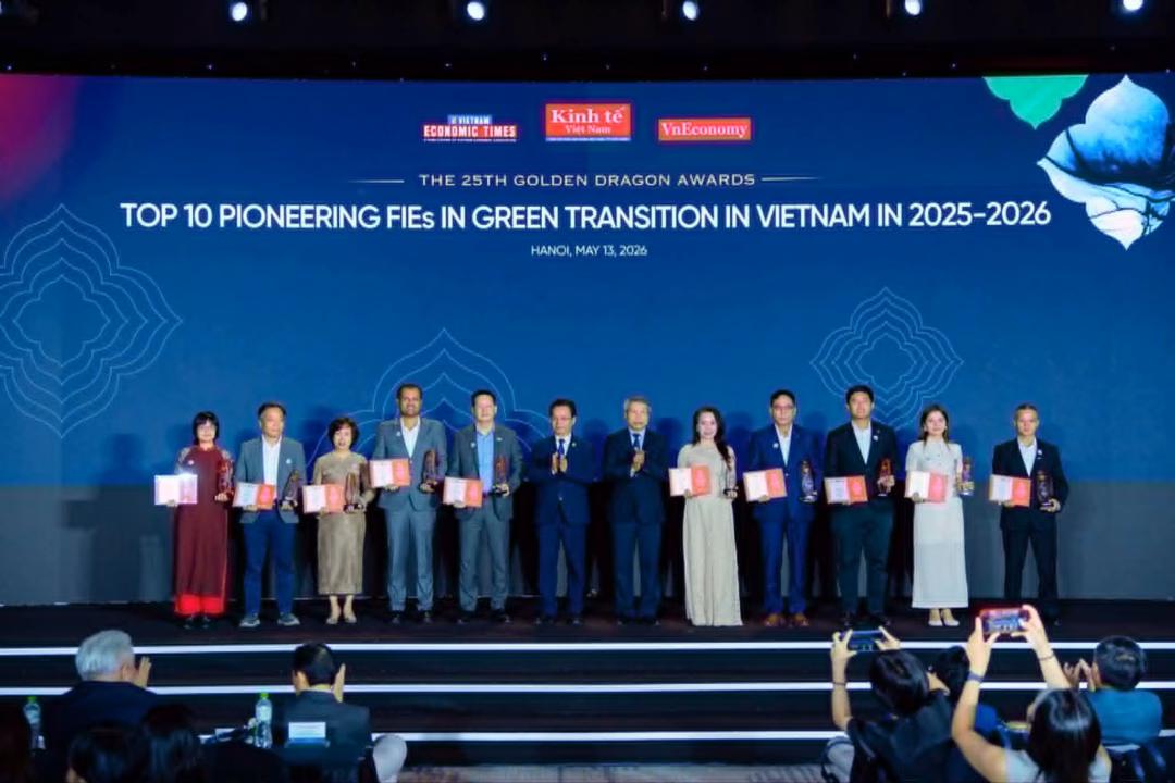 Gamuda Land Vietnam nhận giải thưởng tiên phong chuyển đổi xanh tại lễ trao giải Rồng Vàng.