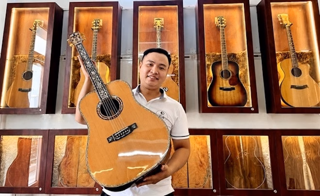 Một góc trưng bày sản phẩm Guitar Custom