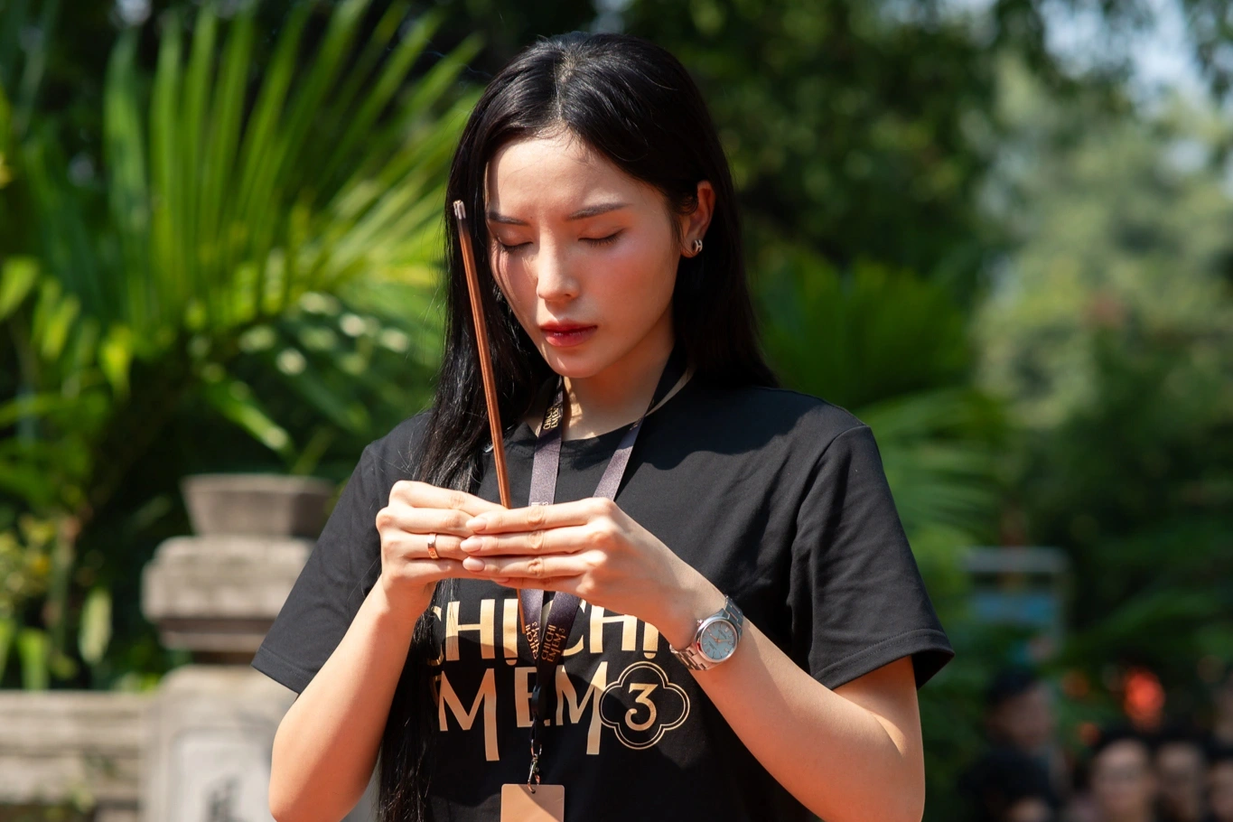 Hoa hậu Kỳ Duyên tại buổi cúng khai máy (Ảnh: Nhân vật cung cấp).