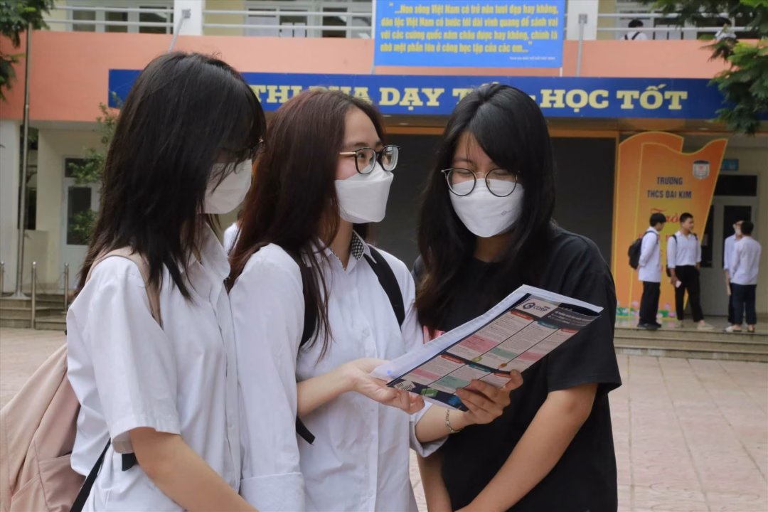 Thí sinh không thi tốt nghiệp THPT vẫn có thể đăng ký xét tuyển đại học bằng phương thức học bạ. Ảnh: Minh Hà