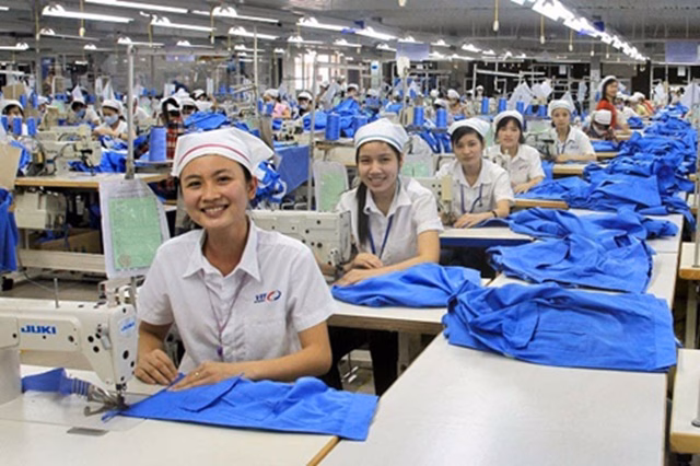 Tổng LĐLĐ Việt Nam đề xuất 2 phương án tăng lương tối thiểu vùng và thực hiện từ 1/1/2027