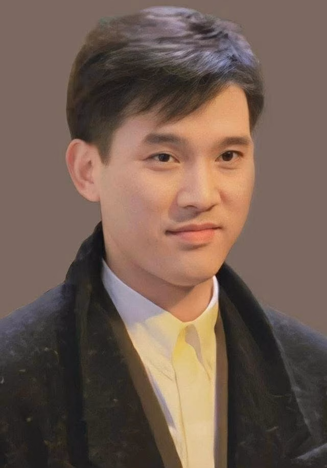 Diễn viên Phan Hoành Bân để lại dấu ấn với ngoại hình thư sinh.