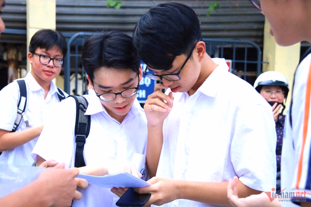 Thí sinh tham dự kỳ thi vào lớp 10. Ảnh: Thanh Hùng