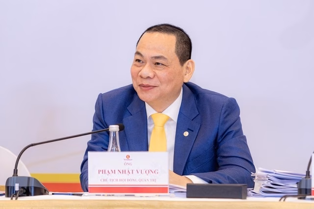 Tỷ phú Phạm Nhật Vượng cho biết Vingroup luôn ưu tiên tuyển dụng những người khuyết tật có năng lực (Ảnh: BTC).